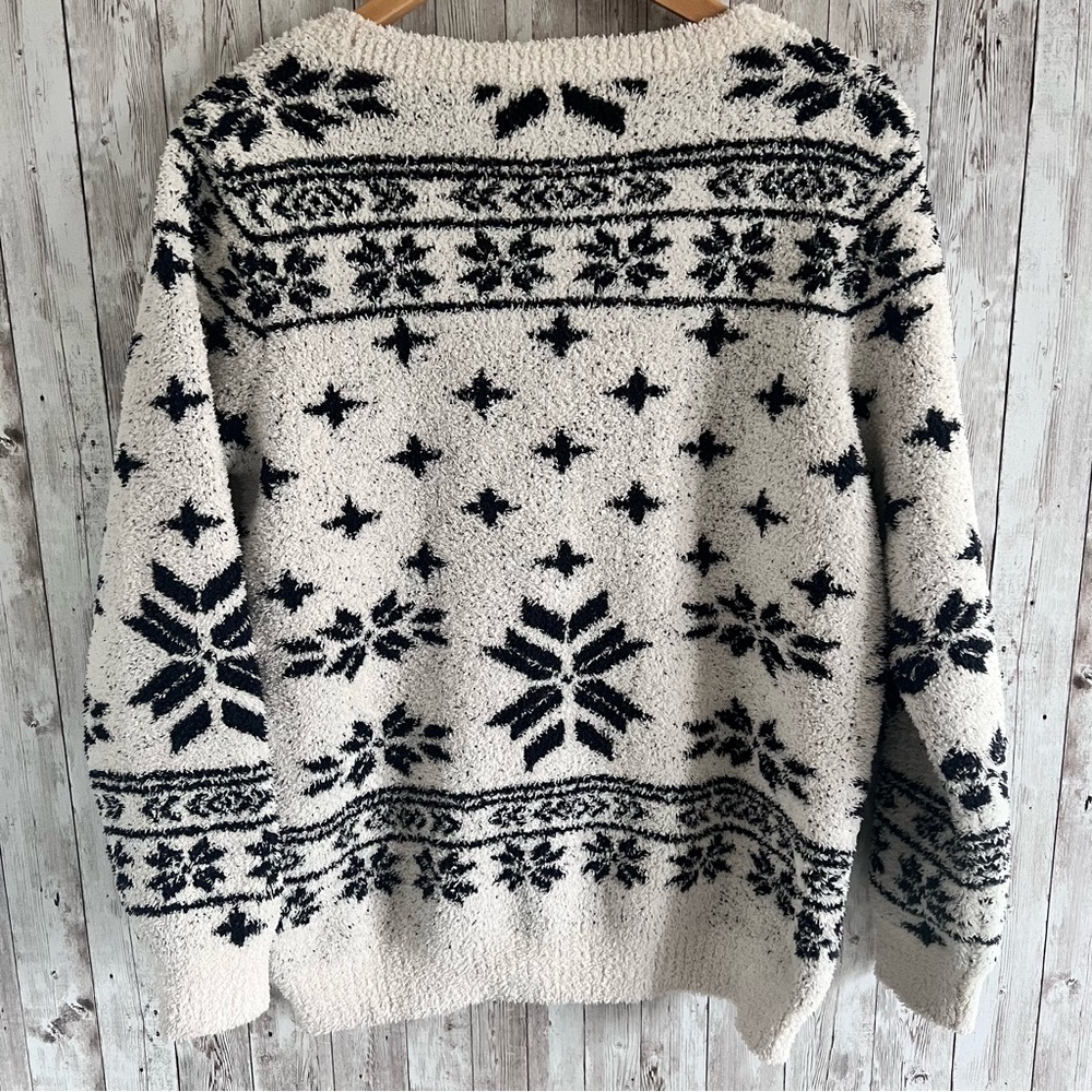 Barefoot Dreams Cozy Fleece Holiday Sweatshirt Medium - Picture 2 of 3